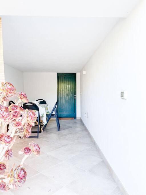 Hibryd: In Centro, A Due Passi Dal Mare Villa Oristano Exteriör bild
